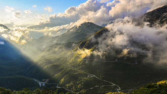 Vietnam mountain range turns dreamy in fall